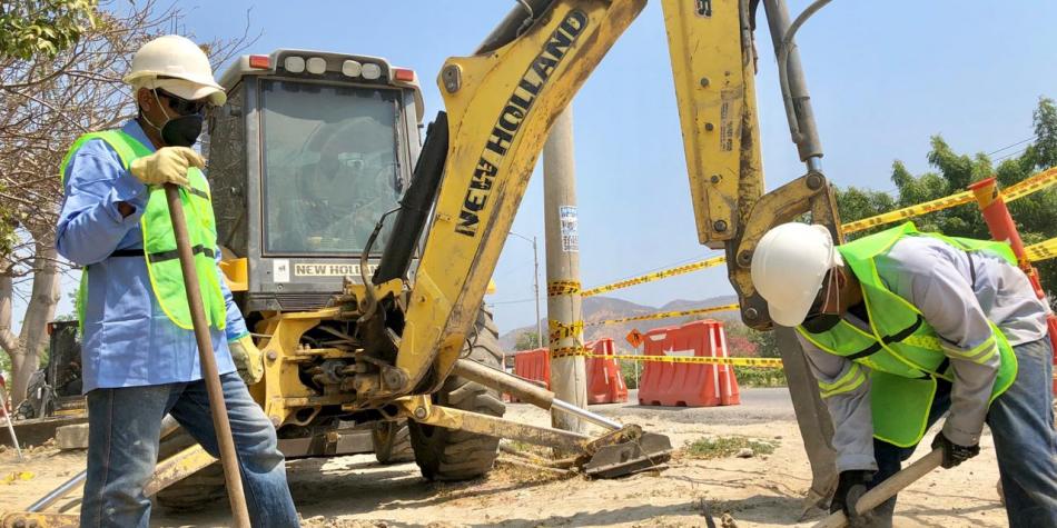 Las principales obras de infraestructura desarrolladas en el presente cuatrienio, en la capital del Magdalena, incluyen la construcción de la Doble Calzada Carrera Cuarta – El Rodadero.