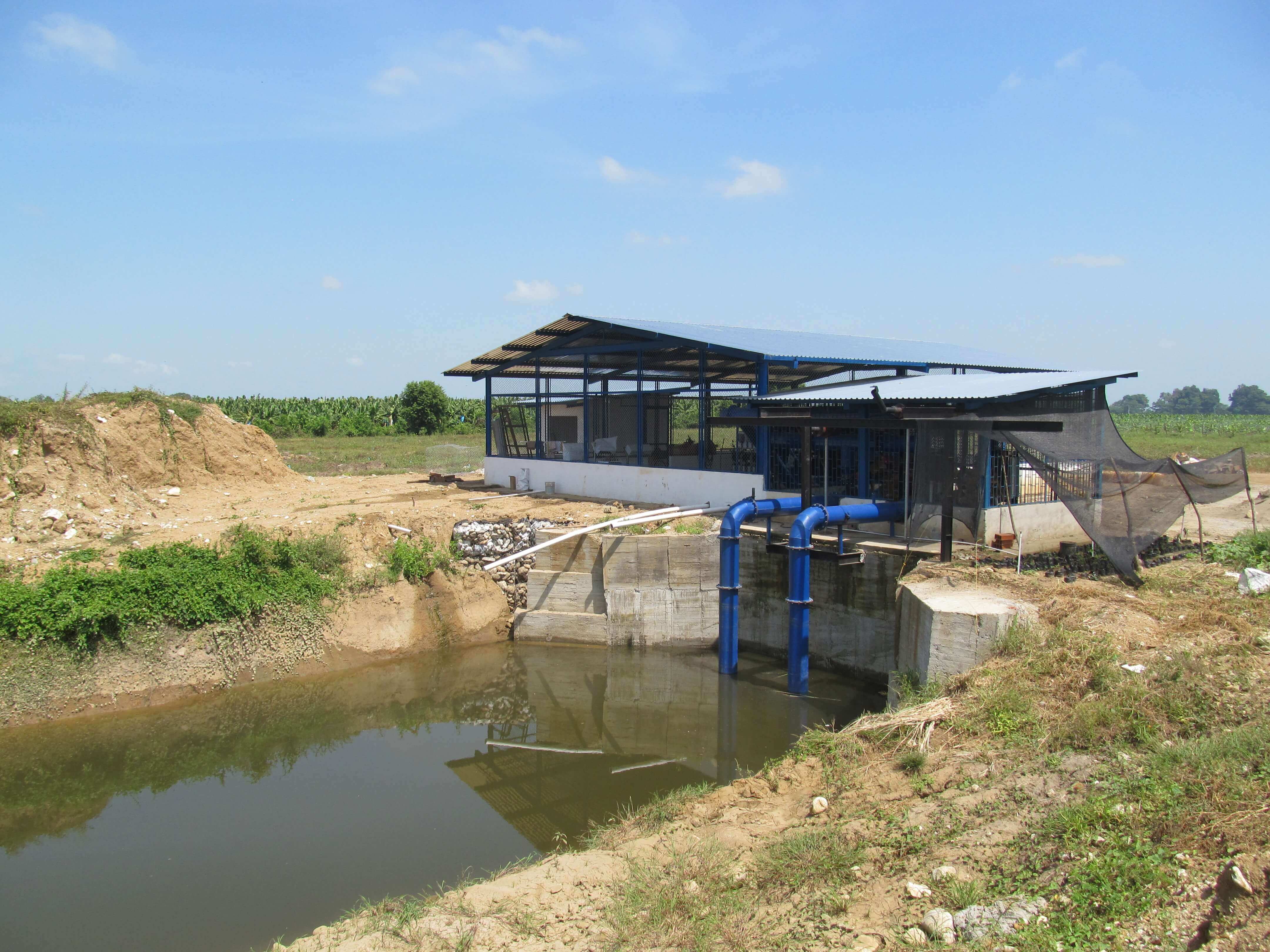 Muchas fincas en Zona Bananera han construido reservorios para almacenar el agua y tener con que regar sus cultivos en los meses secos.