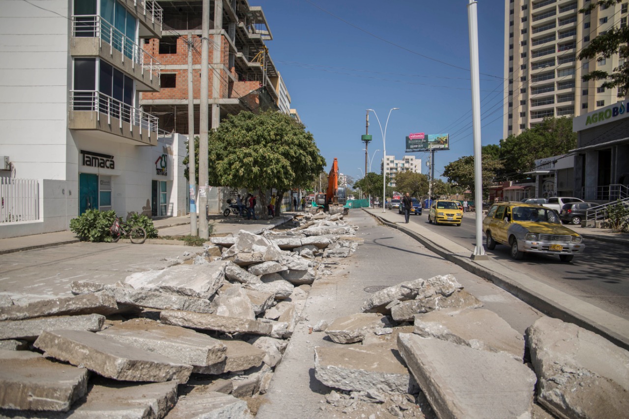 Avenida del Ferrocarril, a la altura del puente El Mayor