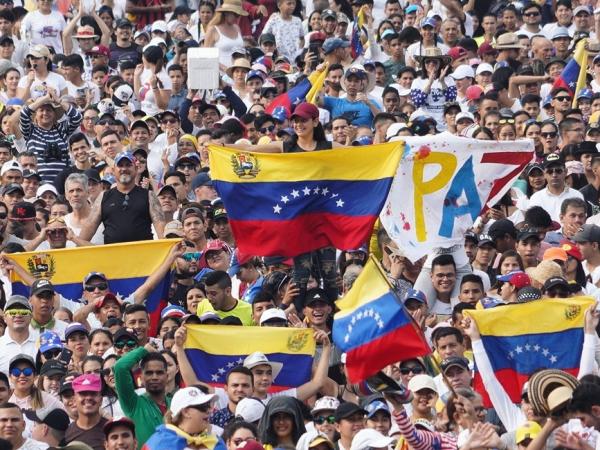 Miles de Venezolanos cuzaron la frontera para asistir al concierto 'Venezuela Aid Live'