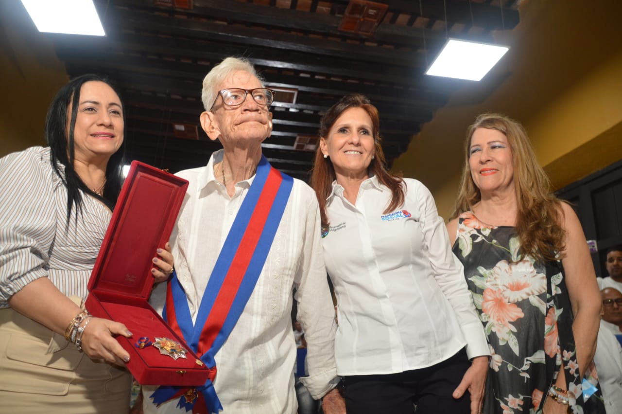 Durante la ceremonia, fue reconocido de manera especial el periodista Pedro Manuel de Andréis Abello, presidente de Acord Magdalena durante 40 años.