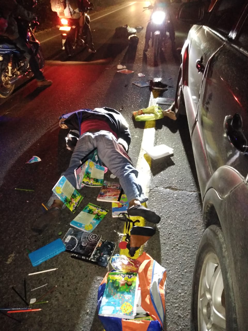 Cuerpo sin vida de una de las víctimas del accidente.