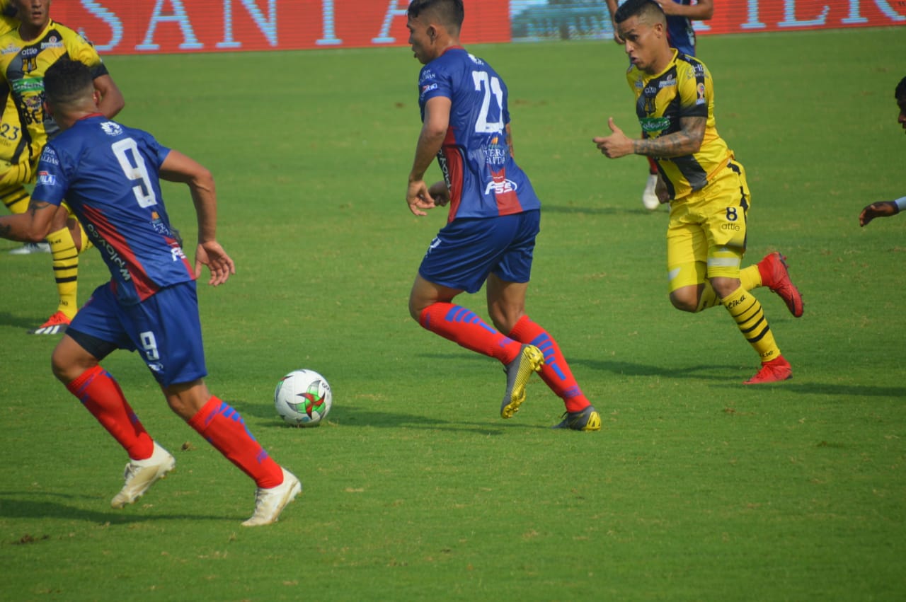 El  goleador no jugó su mejor partido ante Alianza. 