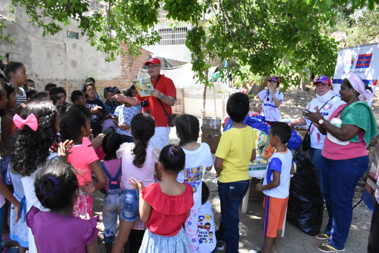 Se realizaron actividades como jornada de lectura, entrega de útiles escolares y juguetes.