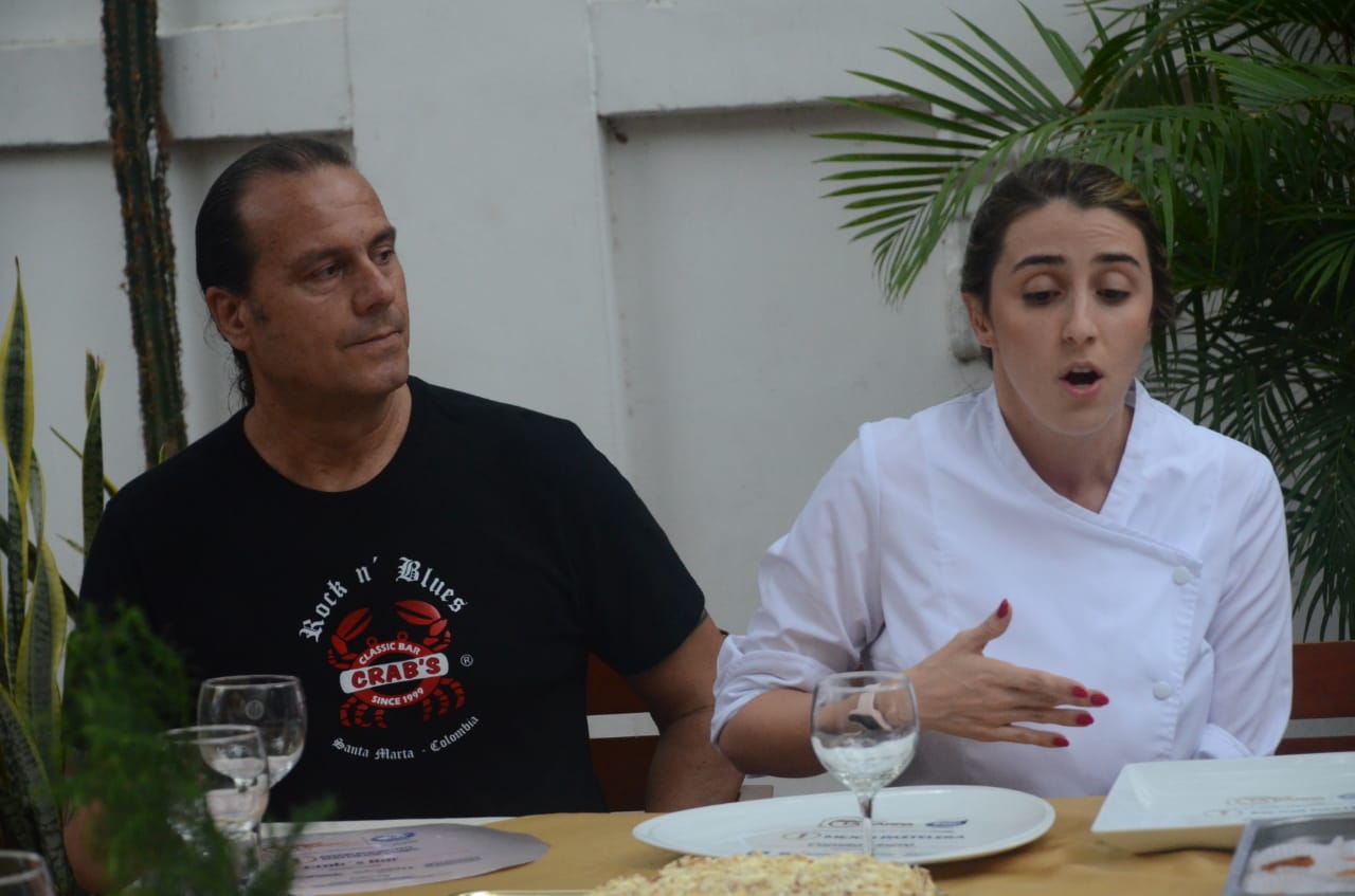 Camila Linero, propietaria del restaurante Oliva y Oscar Zuluaga, propietario del restaurante bar Crabs,