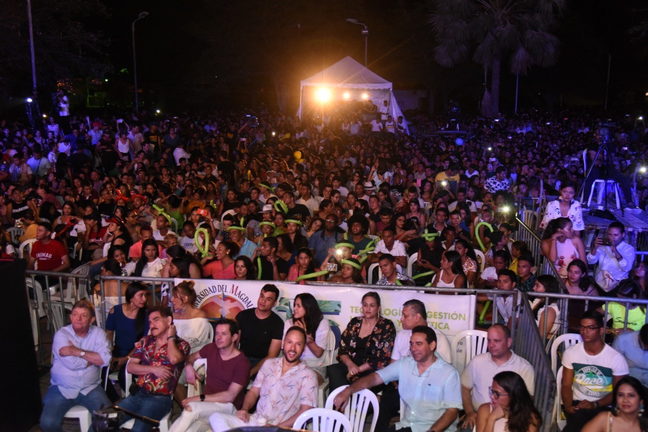 En el acto de clausura de esta versión, la alegría, el talento, aprendizaje y creatividad de los jóvenes universitarios fueron protagonistas ante un multitudinario público. 