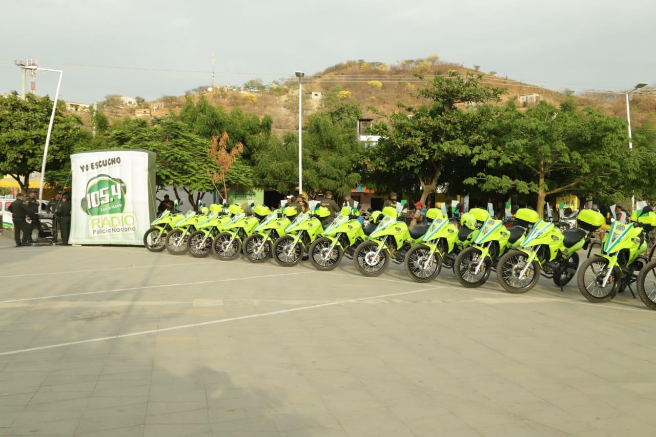 Motocicletas entregadas a la Policía.