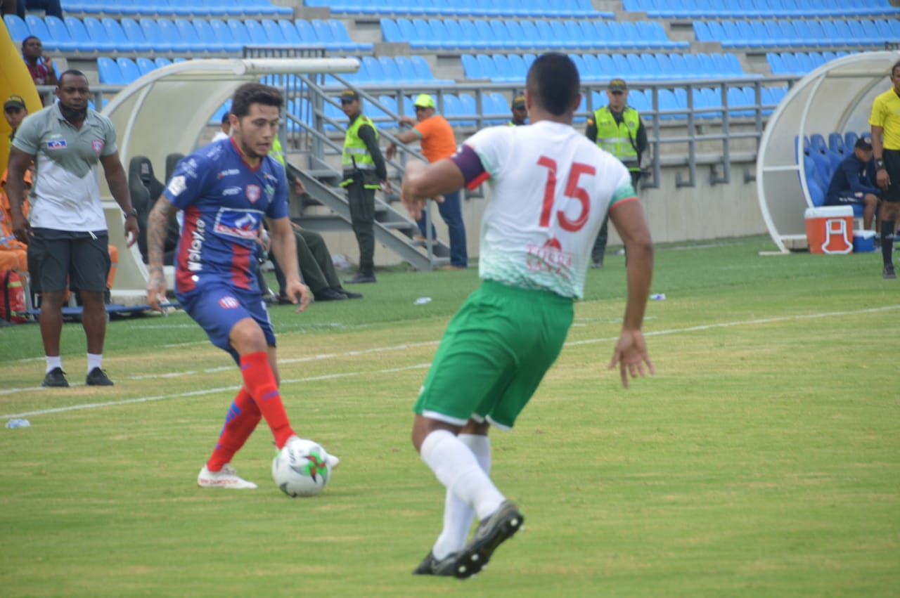 El atacante mexicano comenzó como titular, después fue relegado al banco y en los últimos partidos vio más minutos. 