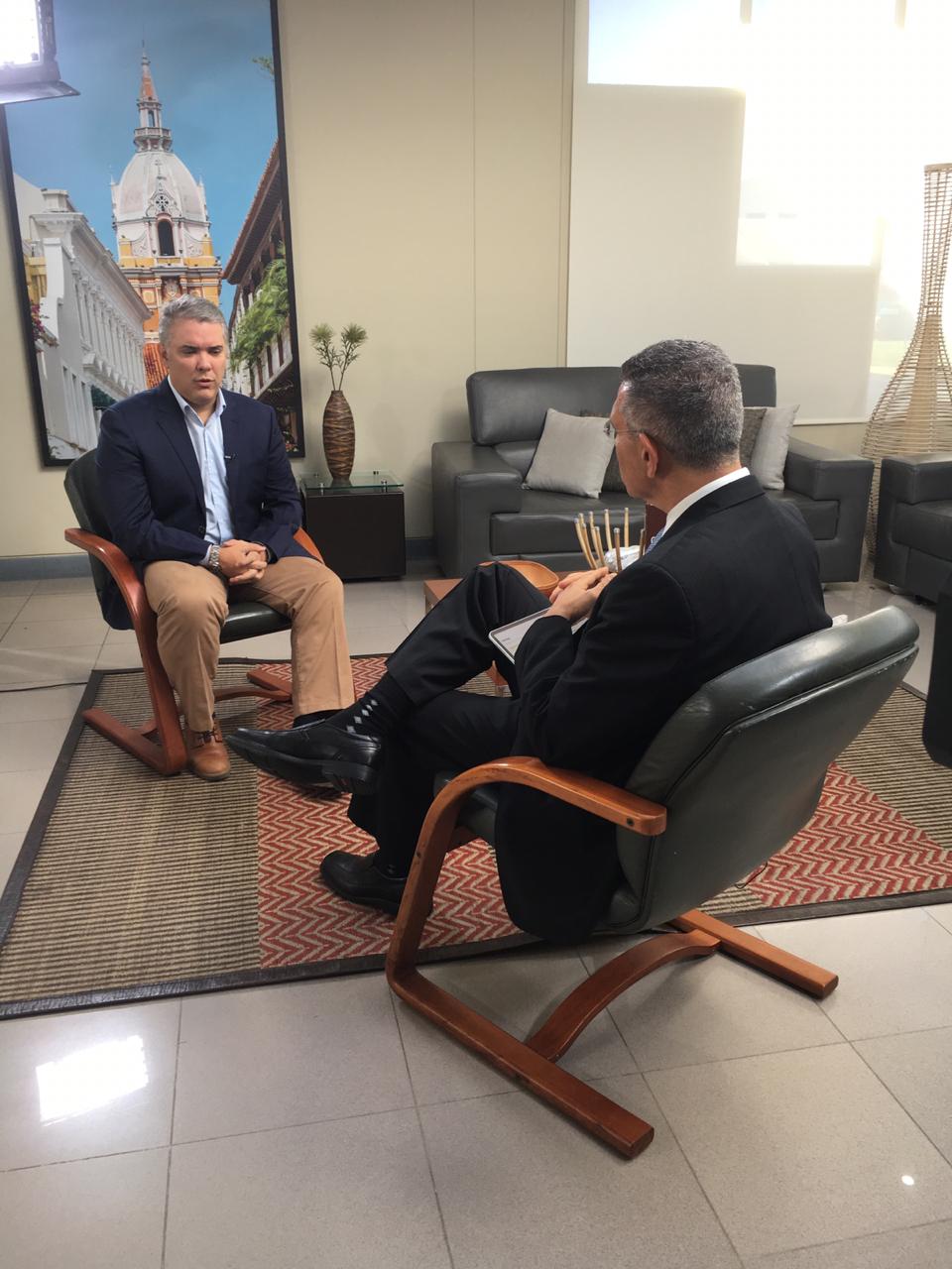 Iván Duque, en entrevista exclusiva con Jorge Cura, en Bogotá.