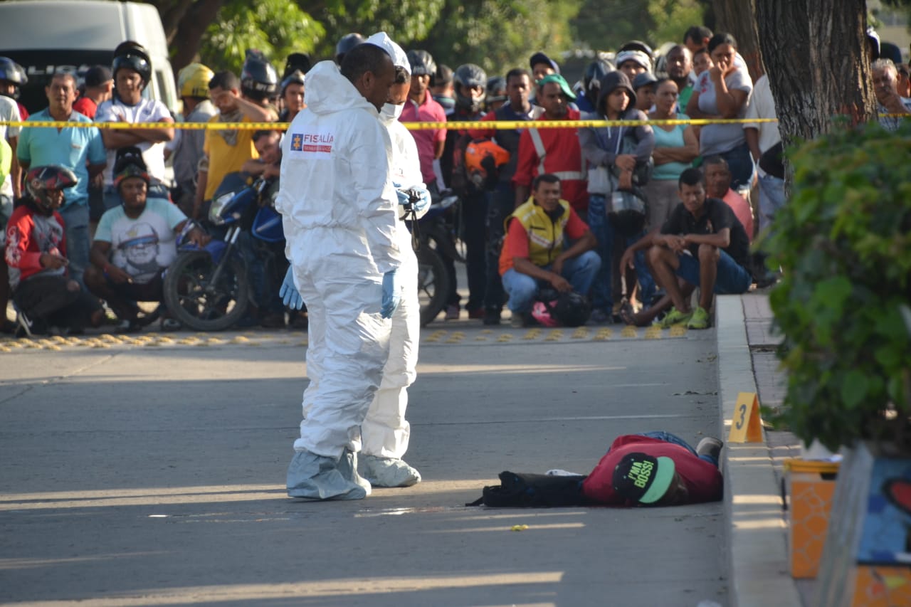 Sicario abatido luego del crimen de un hombre al frente del colegio Liceo del Norte.