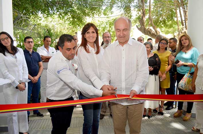 La primera inauguración de la sede ubicada en la avenida el Libertador # 29 – 67.