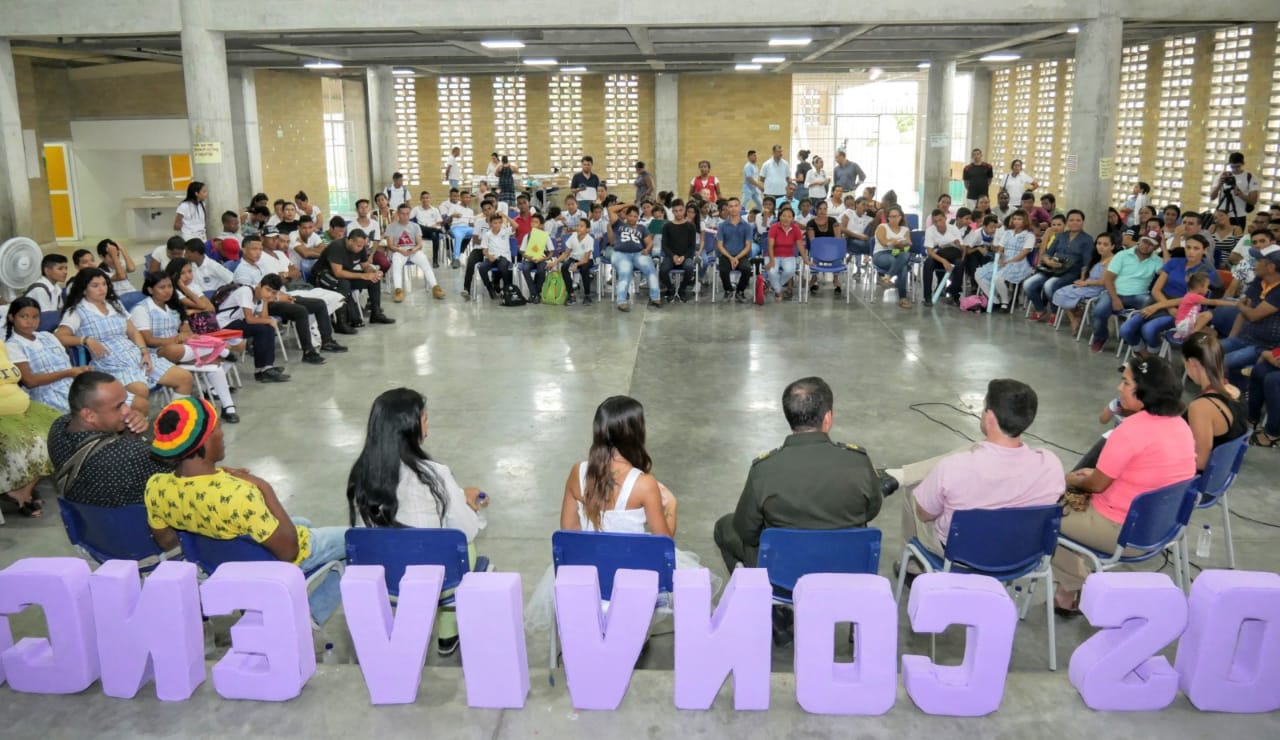 En el Conversatorio participaron los líderes y residentes de Ciudad Equidad.