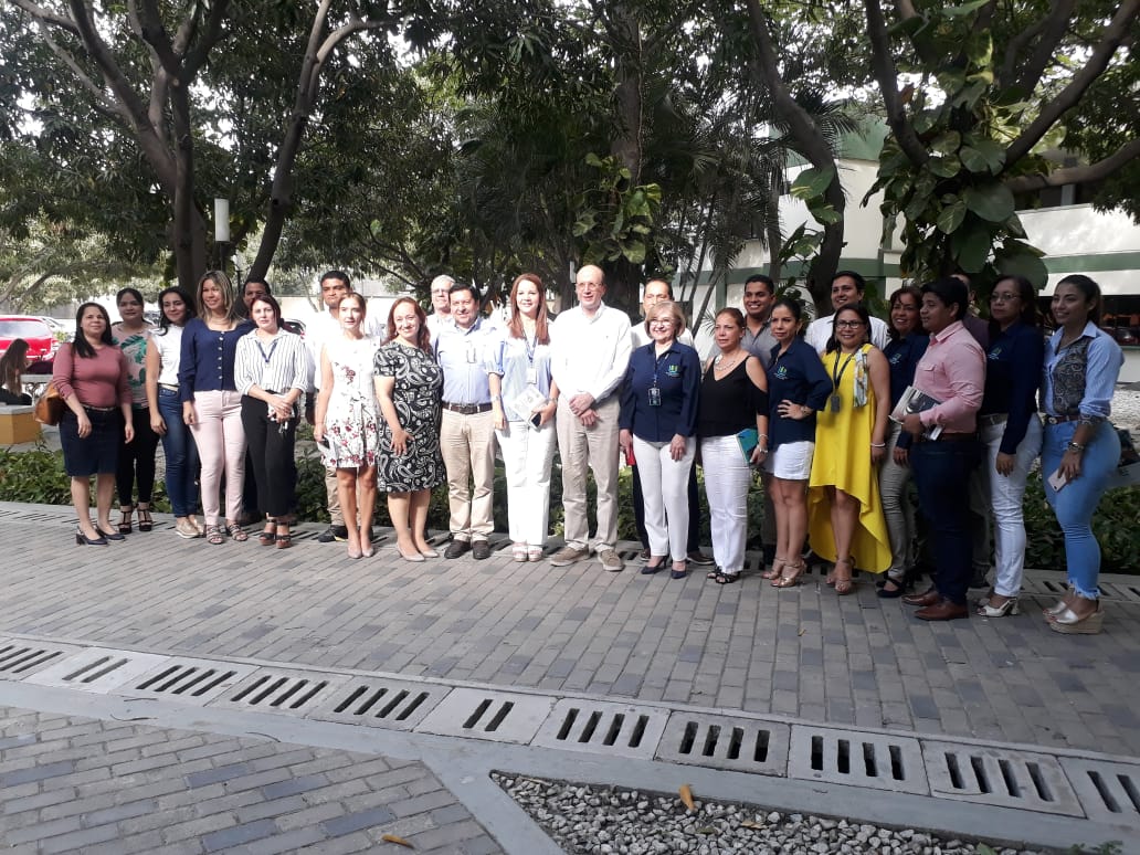 Encuentro entre directivos de la UCC y alcalde Andrés Rugeles