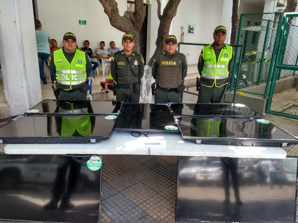 Policías adscritos al Caí San Jorge actuaron rápidamente para recuperar siete televisores de alta gama.