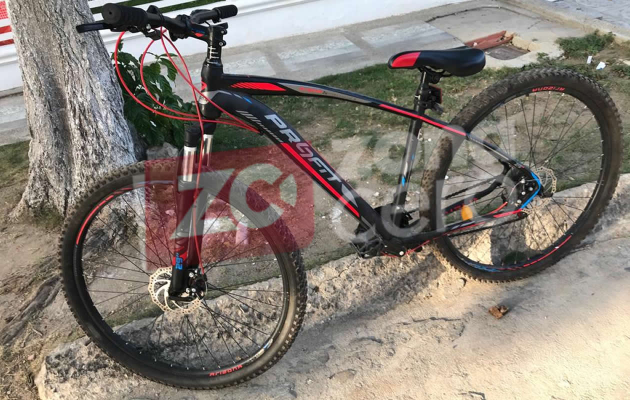 En esta bicicleta llegó el supuesto domiciliario que asesinó a Angélica María Ruiz Vega