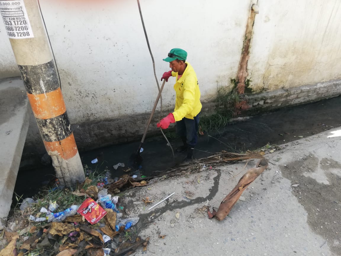 Essmar dispuso de operarios para limpieza esta zona de la ciudad