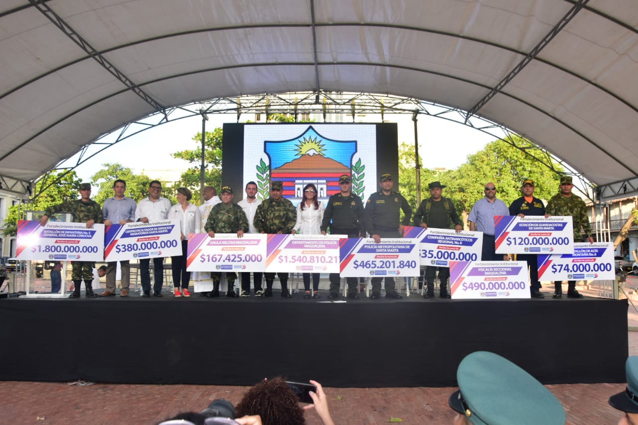 La fuerza pública también recibió dinero por parte de la Gobernación.