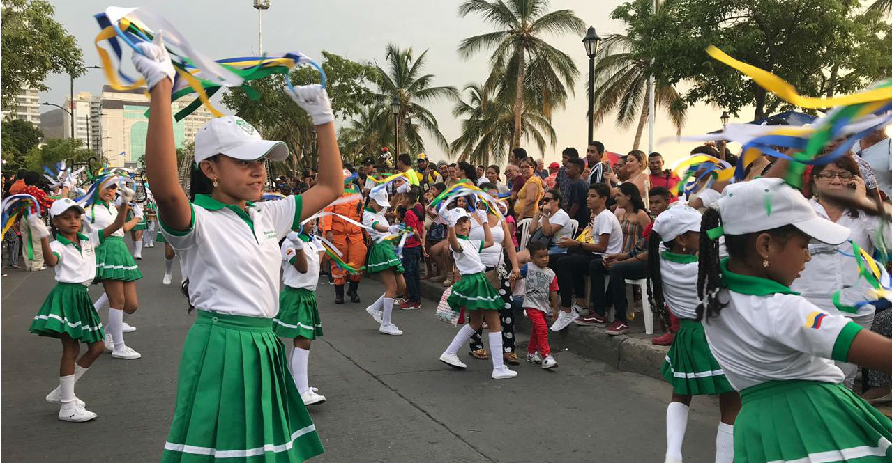 Así se vivió el desfile inaugural de la Fiesta del Mar