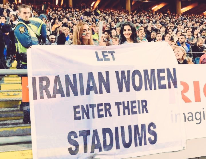 Las mujeres iraníes luchan por su derecho a ir a los estadios
