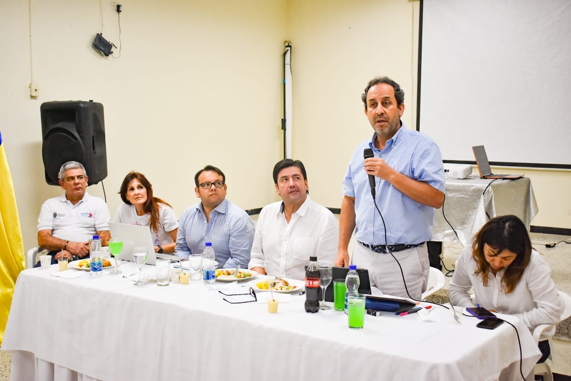 El acto institucional contó con la asistencia del Superintendente de Salud, Fabio Aristizábal y la gobernadora del Magdalena, Rosa Cotes.