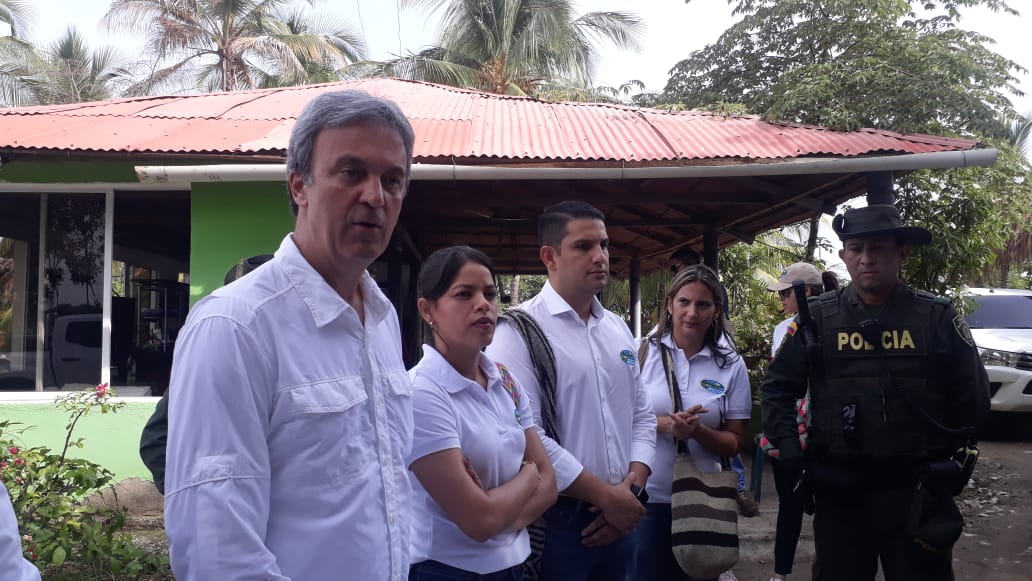 Equipo de Corpamag realizando el recorrido por la Ciénaga.