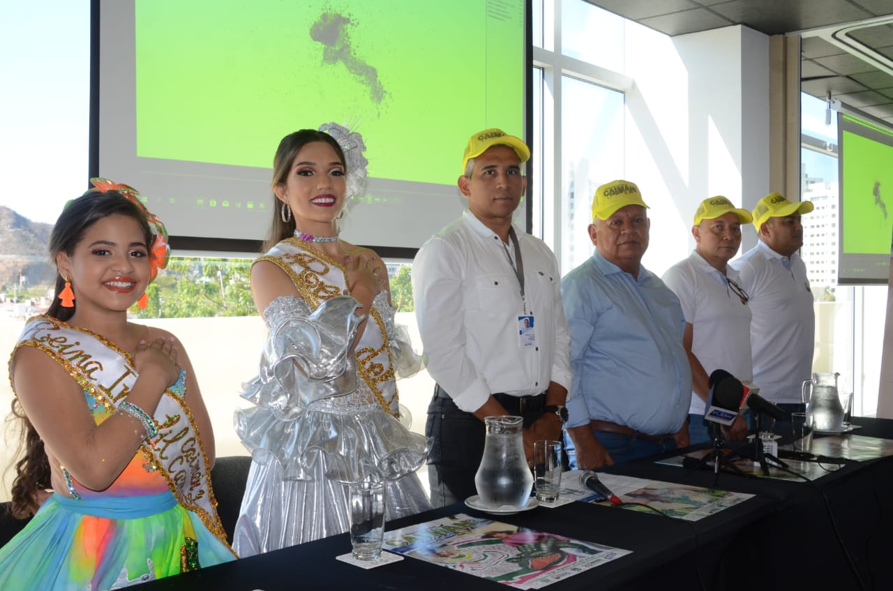 Mesa principal en el lanzamiento del Festival Nacional del Caimán