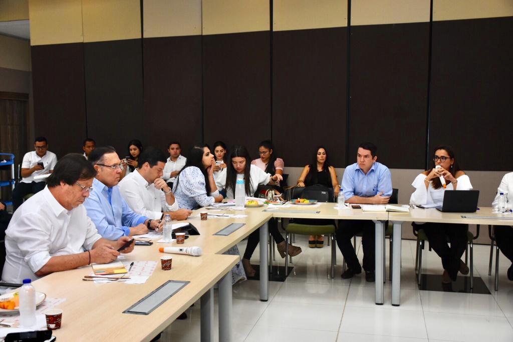 Los congresistas más atento al chateo que al Plan de desarrollo.