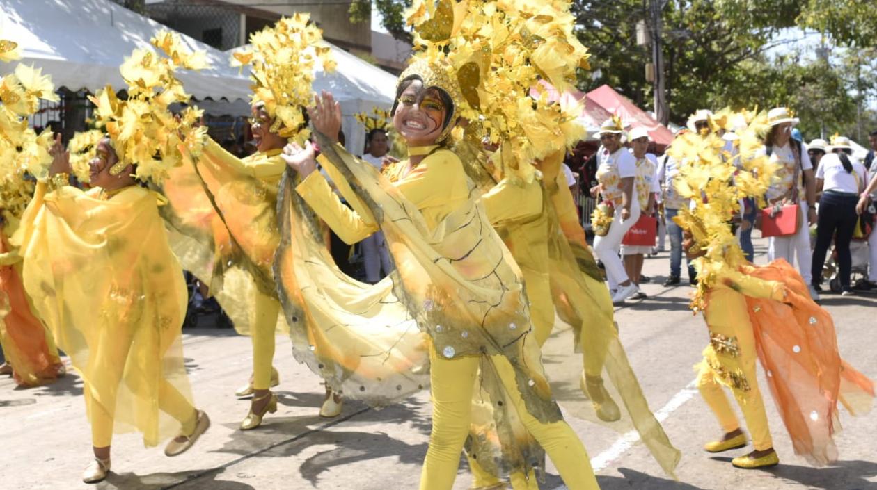 Desfile de niños en el carnaval de Barranquilla