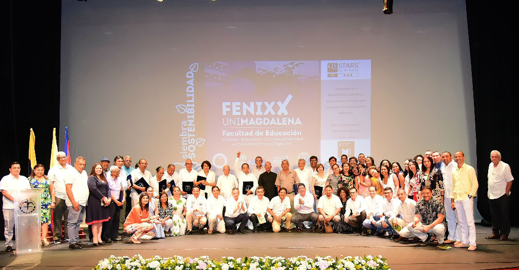 En total fueron 40 docentes quienes recibieron por parte del rector Vera Salazar y de José Manuel Pacheco Ricaurte, decano de la Facultad de Ciencias de la Educación el “Diploma al mérito y la excelencia Unimagdalena”.