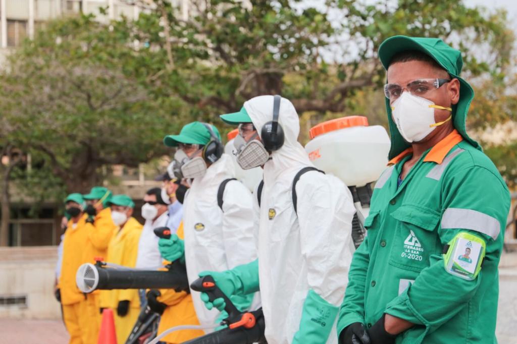 Operarios que desarrollarán la limpieza y desinfección.