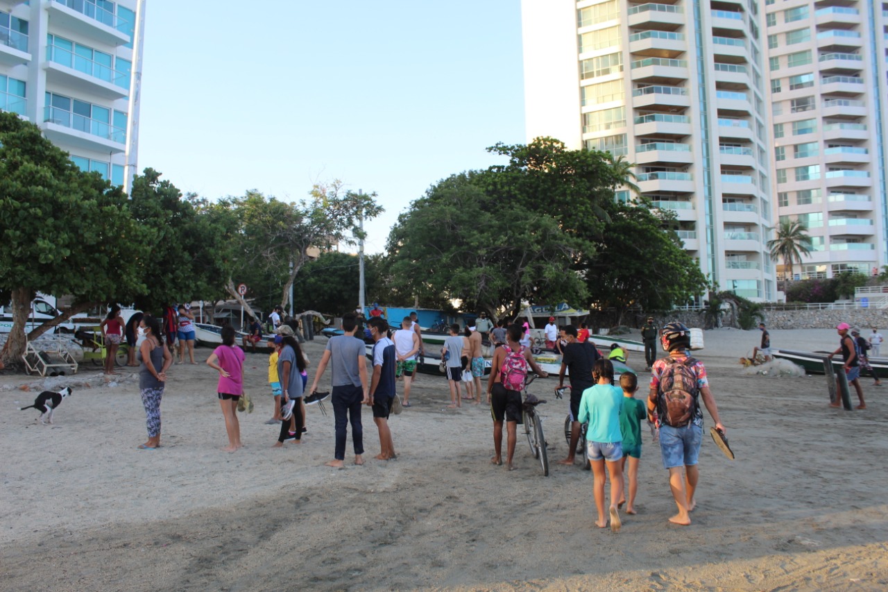 Familias completas y presencia de menores de edad, se encontraron las autoridades en Playa Salguero y Puerto Gaira.