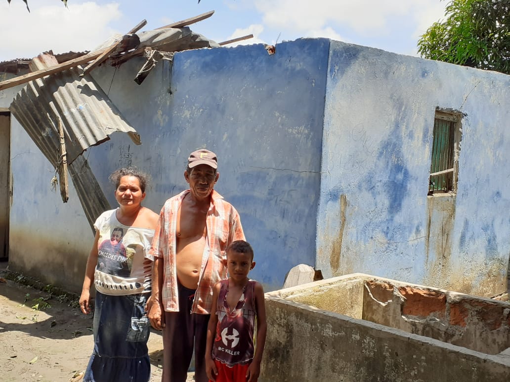 Varias familias afectadas por el vendaval. 