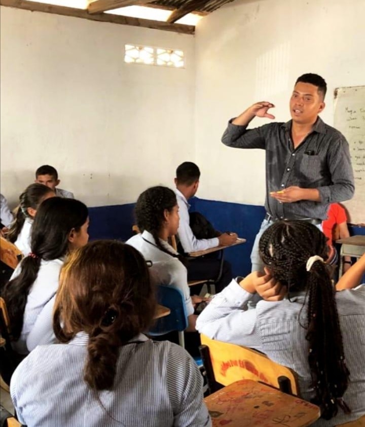 Desde los 13 años, Pedro lidera iniciativas sociales y deportivas con jóvenes.