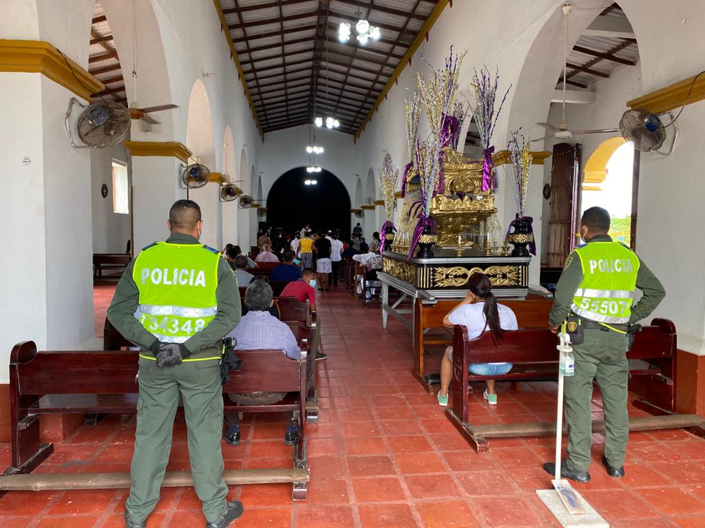 Acompañamiento policial a los actos litúrgicos.