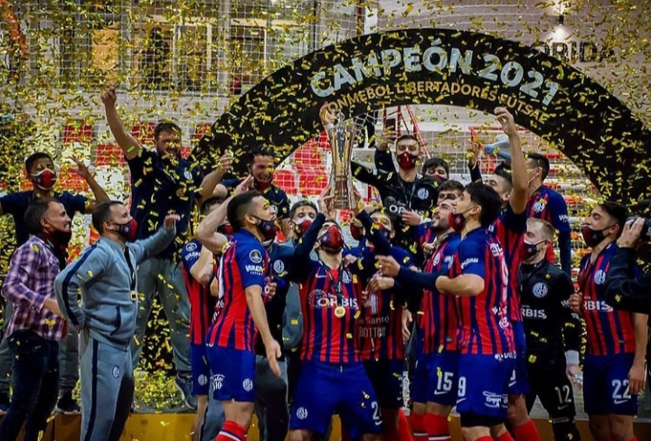 Daniel quedó en la historia del deporte argentino al pertenecer al club que conquistó la primera libertadores de futsal.