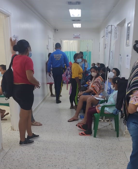 Así estaba la sala de urgencias del hospital este jueves. 