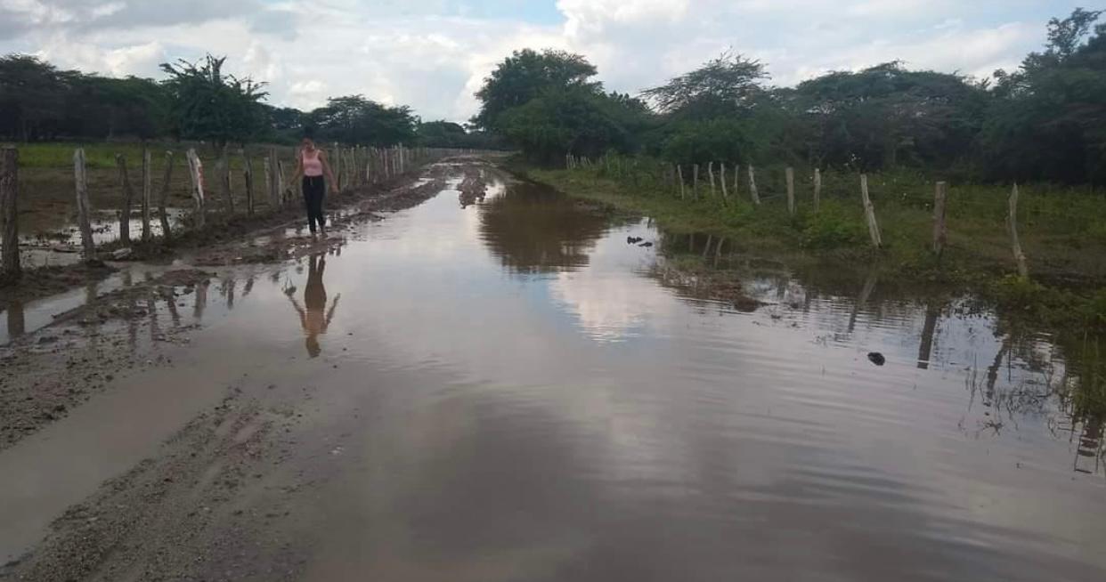 La vía se encuentra en pésimo estado. 