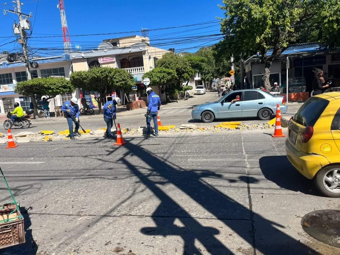 Tal como anunció, la Alcaldía inició el desmonte de los reductores.