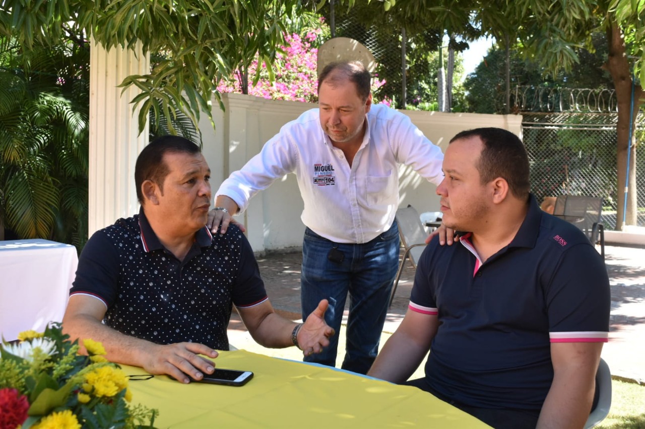 Miguel Pinedo sigue fortaleciendo su campaña con apoyos políticos.