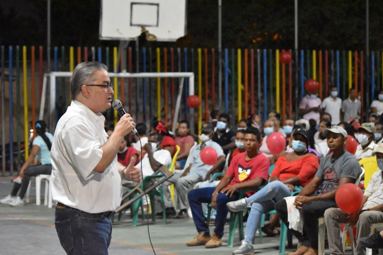 Hernando Guida es aspirante por el Partido de la U 101, en el Magdalena.