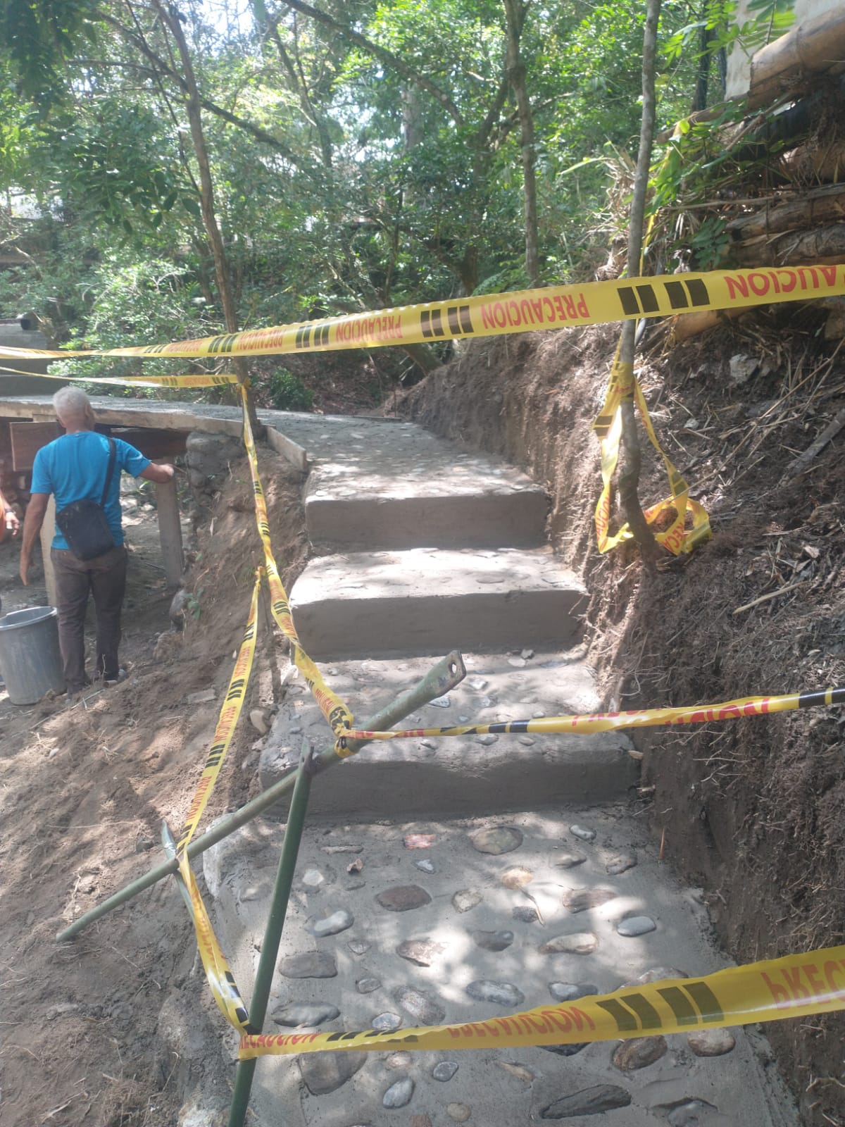 Así avanza la construcción de las escaleras.