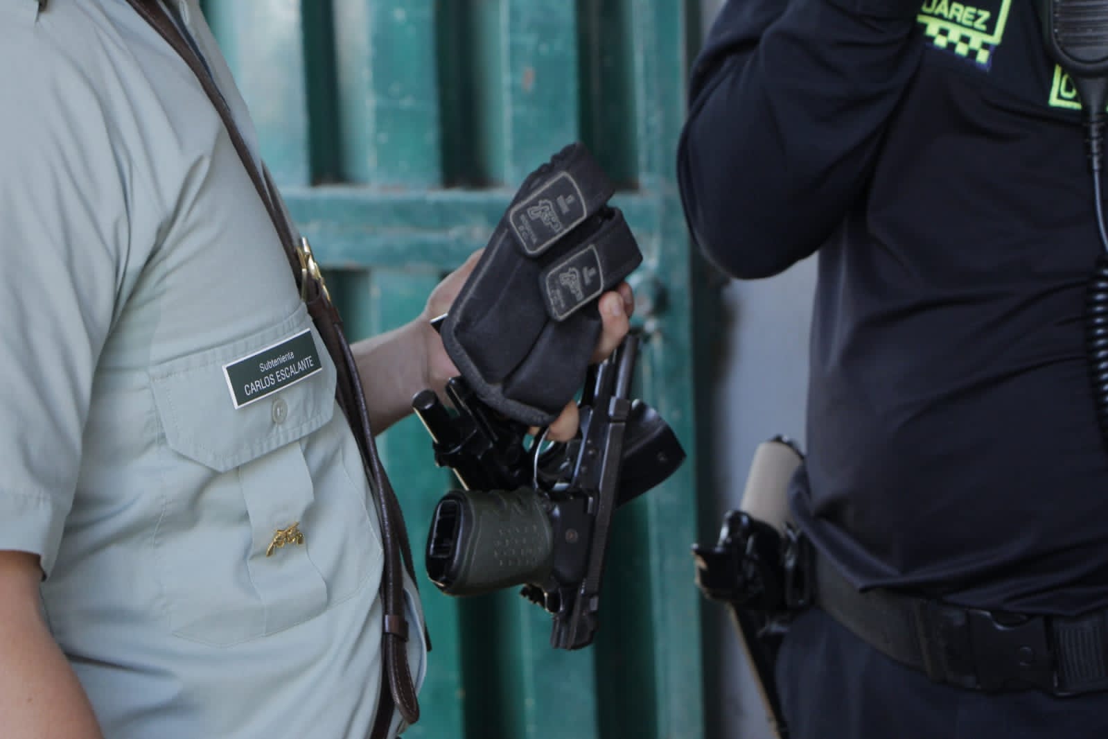 Armas incautadas durante el operativo.