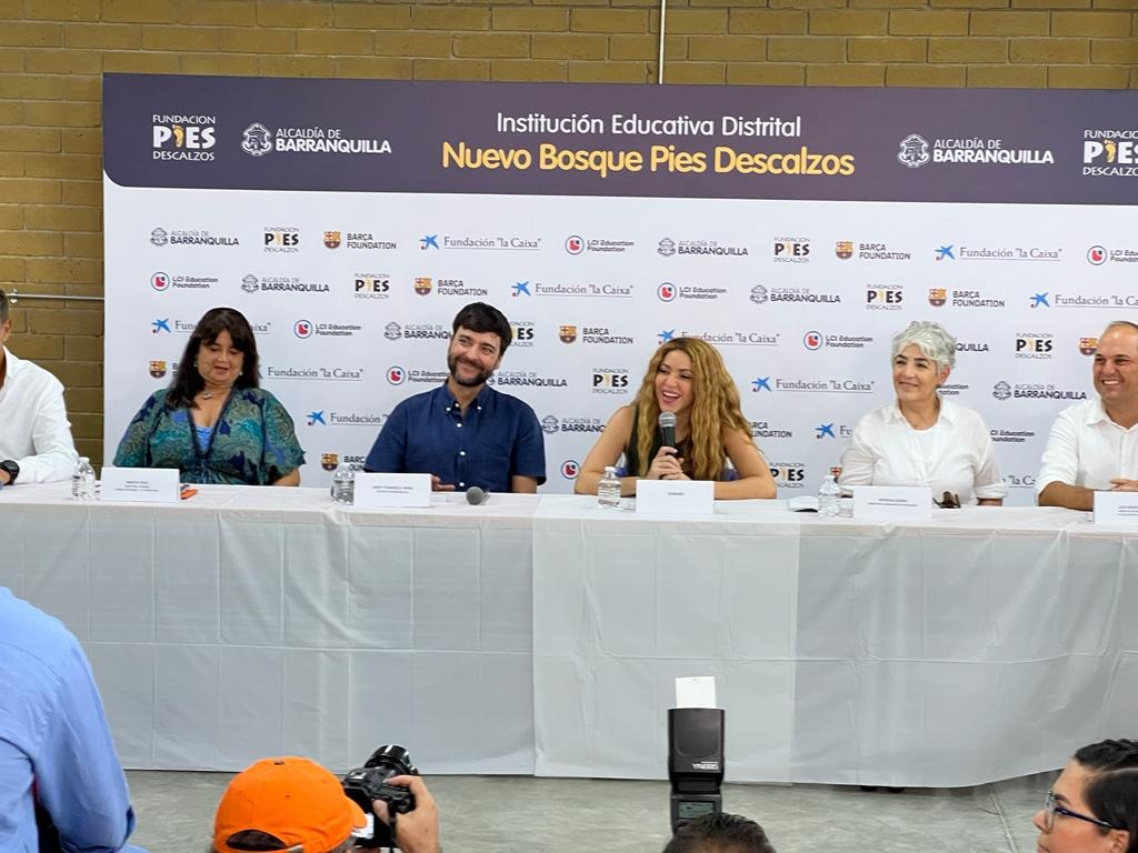 Shakira en la rueda de prensa en el IED Nuevo Bosque.