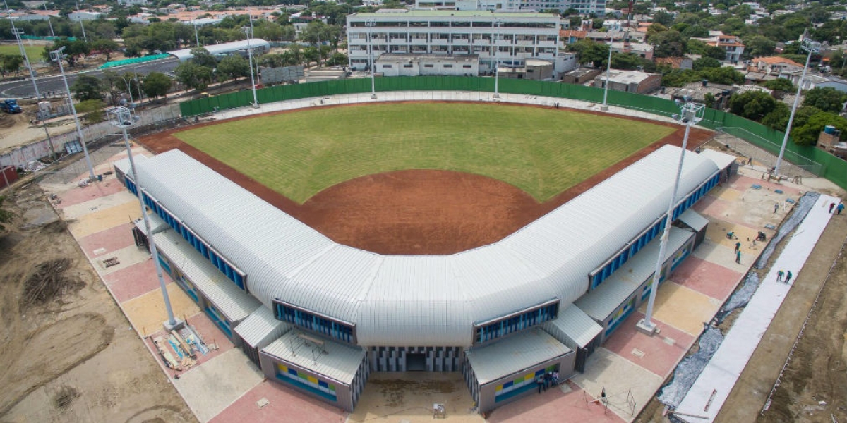 Juegos Bolivarianos Panorámica del estadio de softbol, prácticamente terminado.