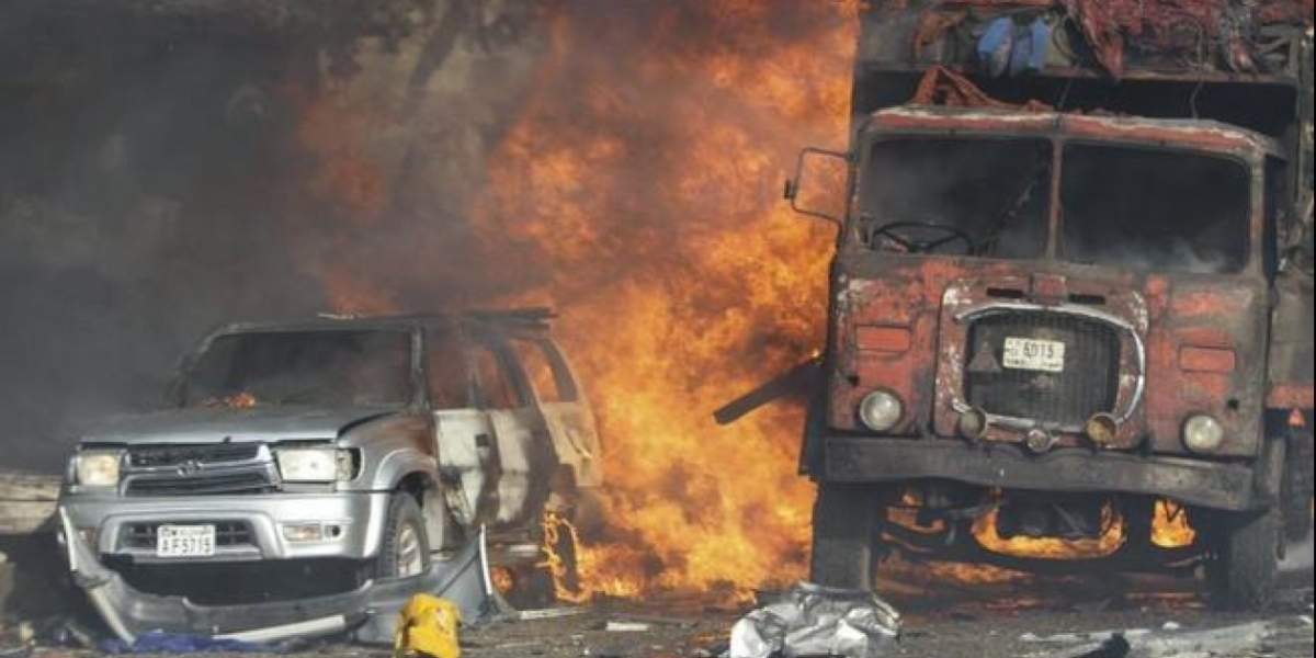 al menos 215 personas y causó también más de 350 herido.