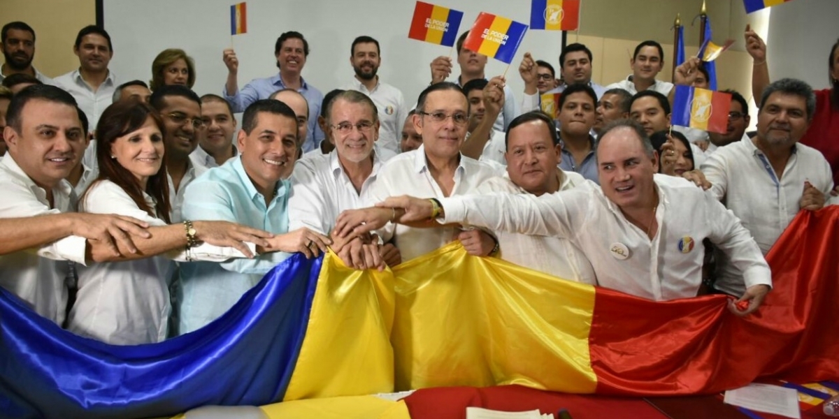 Los gobernadores tomando la bandera Caribe.