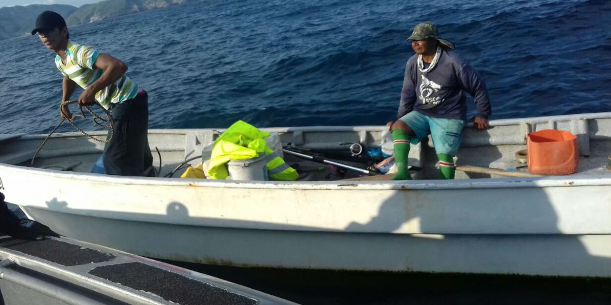 Tres pescadores artesanales del corregimiento de Taganga quedaron a la deriva por fallas en el motor de la motonave.