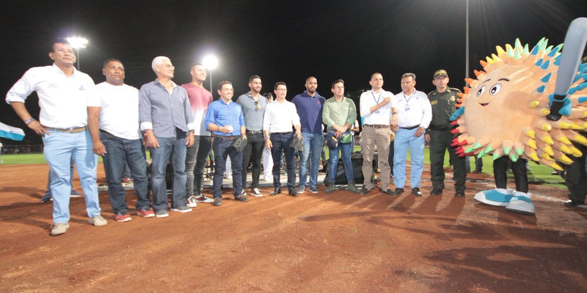 Una de las imágenes publicadas en la cuenta del Alcalde en la que se observa a Caicedo acompañando al mandatario en la inauguración de uno de los escenarios de los Juegos Bolivarianos. 