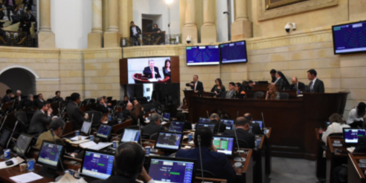 Senado hundió la Reforma Política, por mayoría.