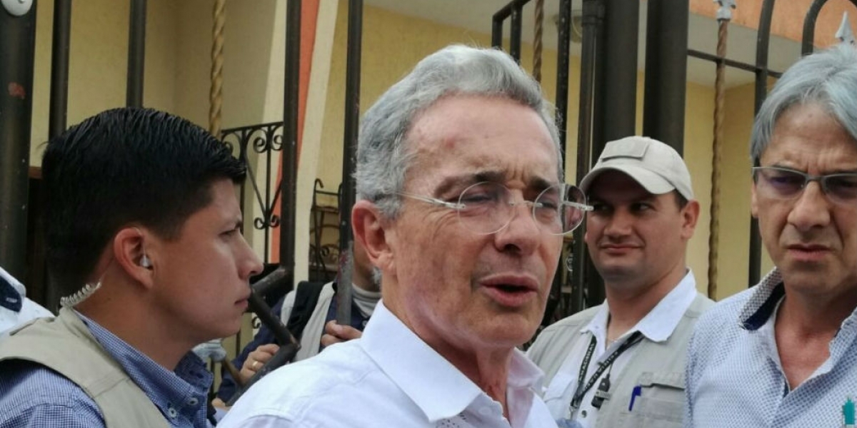 Álvaro Uribe Vélez. 